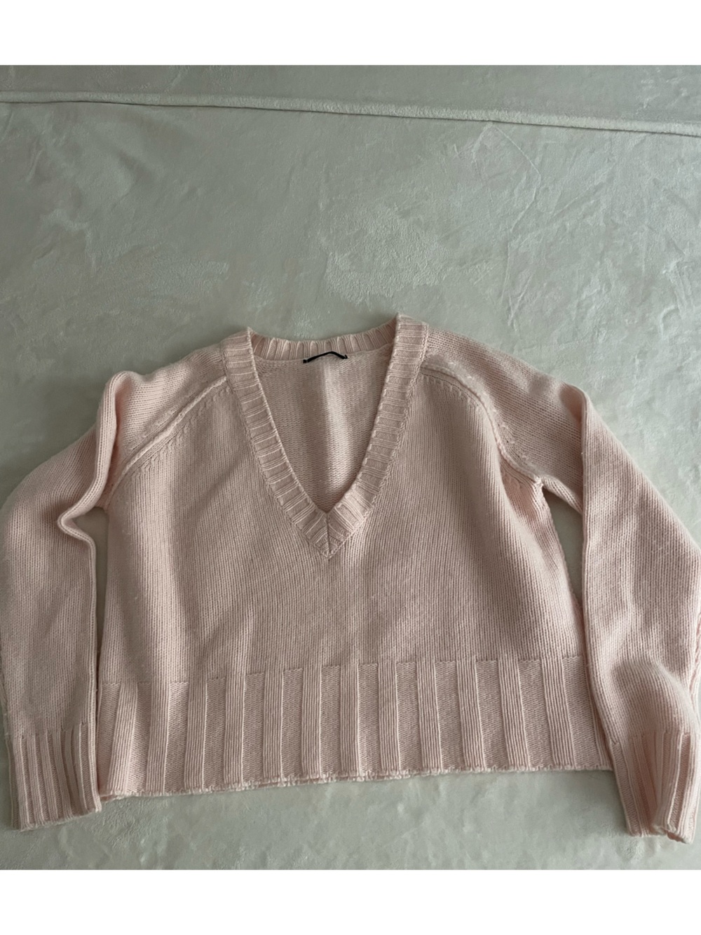Brazeau Tricot Pale Pink Cashmere Sweater - Picture 2 of 7